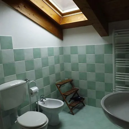 Maggiociondolo ゲストハウス 3*